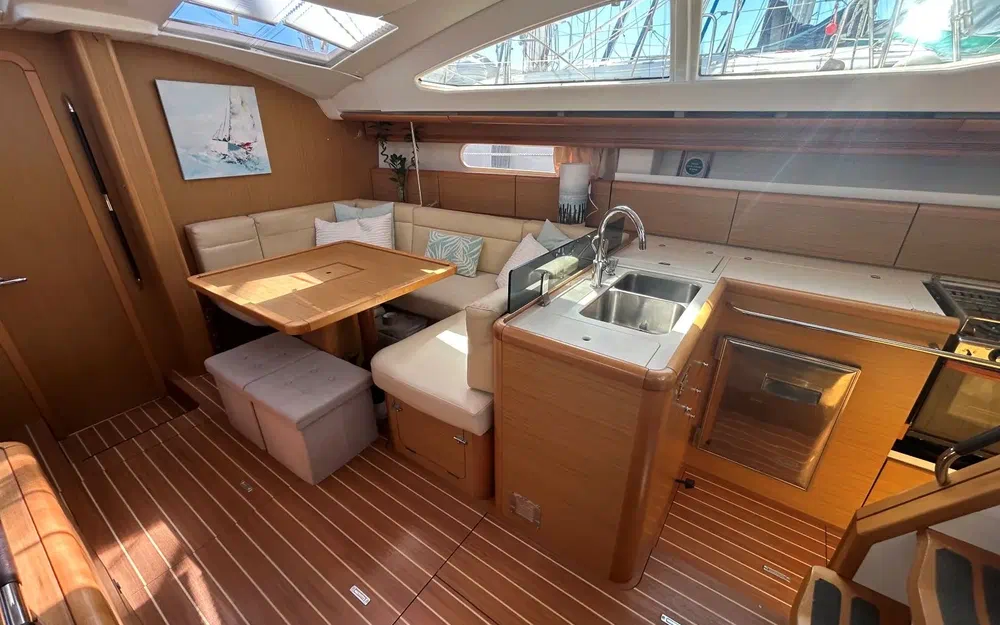 slider 3 Jeanneau Sun Odyssey 45 DS