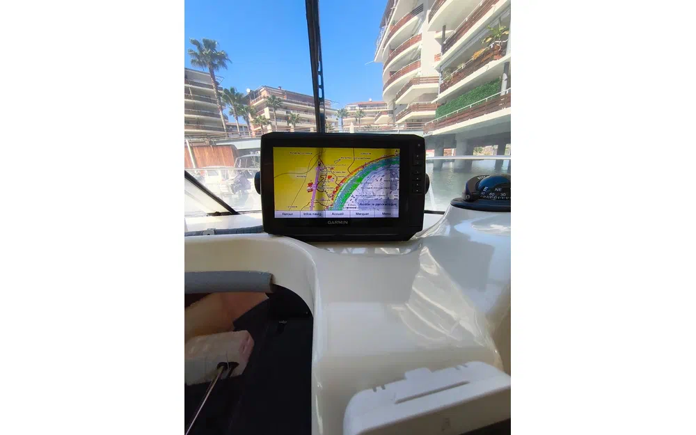 slider 28 Quicksilver 700 Week-End