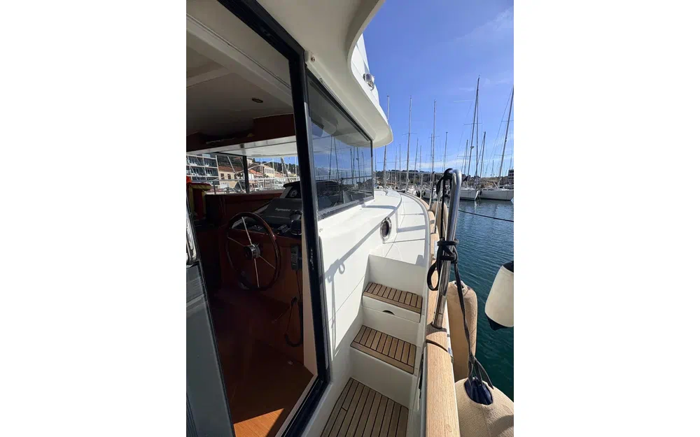 slider 12 Beneteau Swift Trawler 44