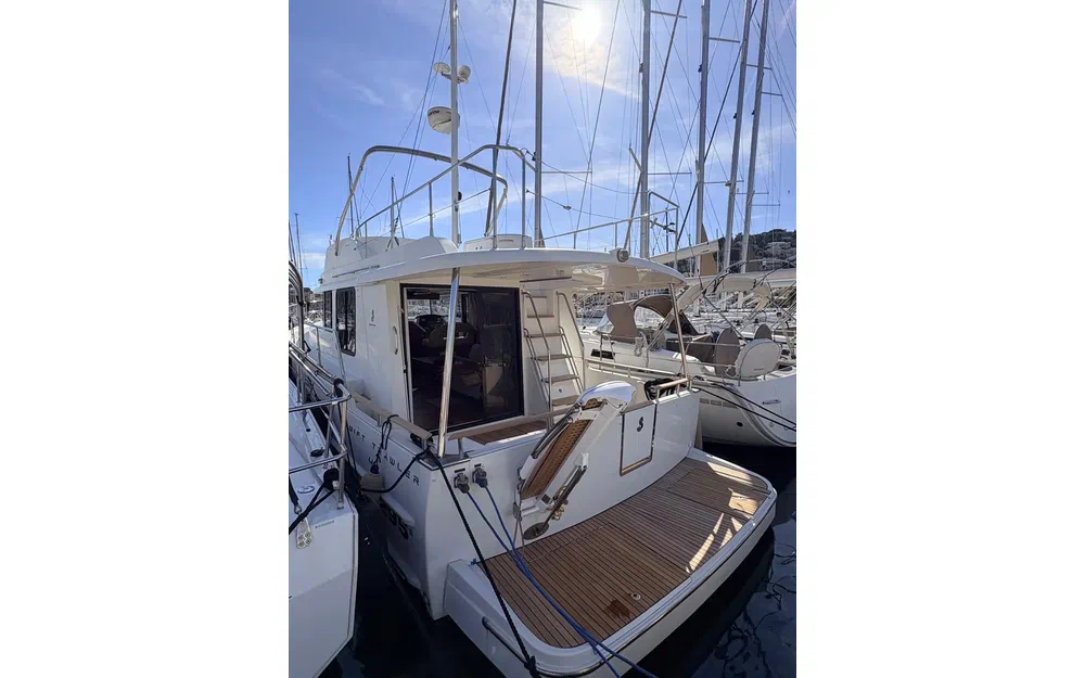slider 2 Beneteau Swift Trawler 44