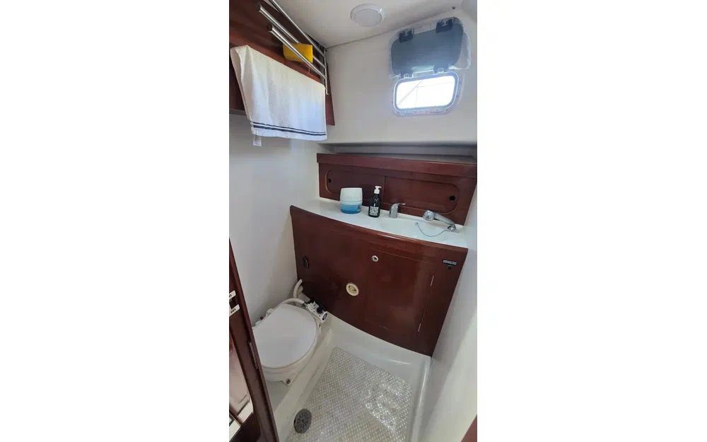 slider 10 Beneteau Antares Serie 9 Limited