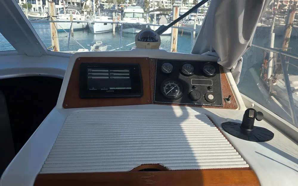 slider 3 Beneteau Antares Serie 9 Limited