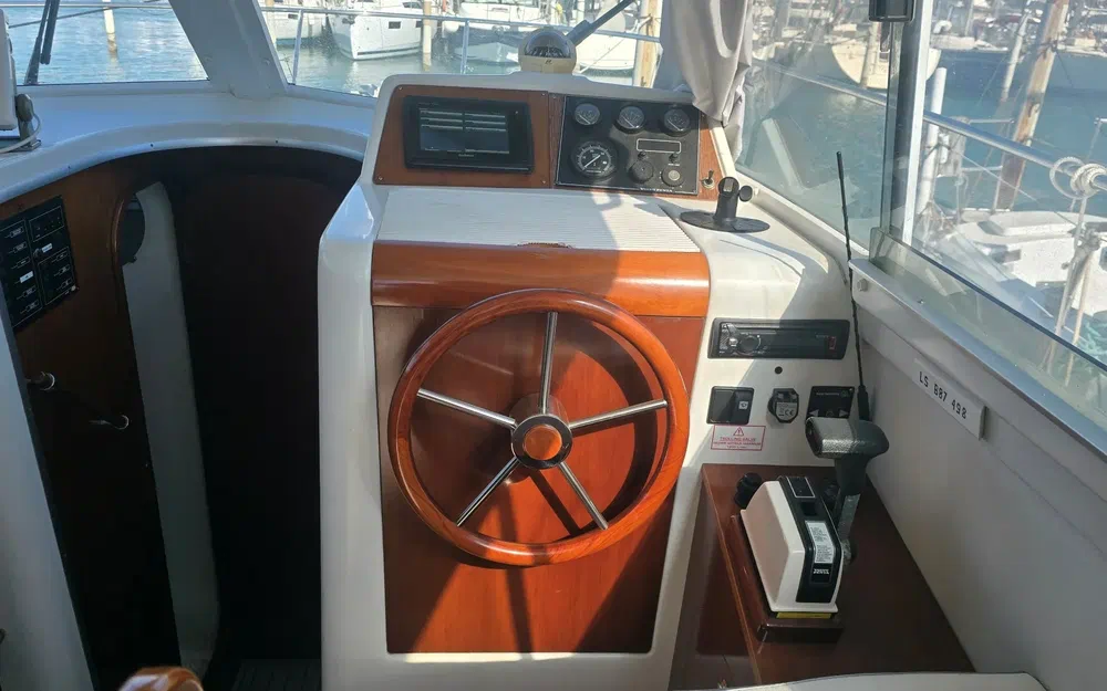 slider 4 Beneteau Antares Serie 9 Limited