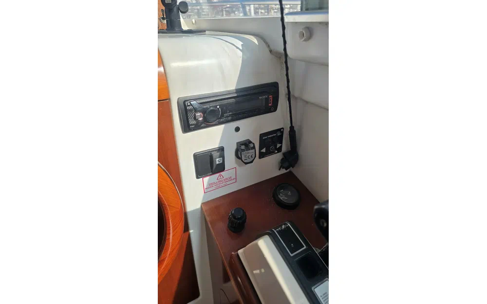 slider 6 Beneteau Antares Serie 9 Limited