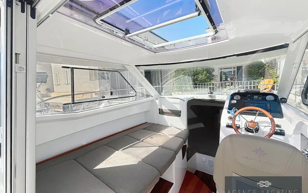 slider 2 Jeanneau Merry Fisher 755