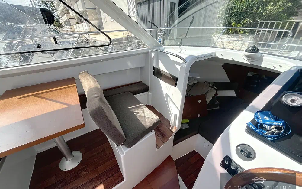 slider 4 Jeanneau Merry Fisher 755