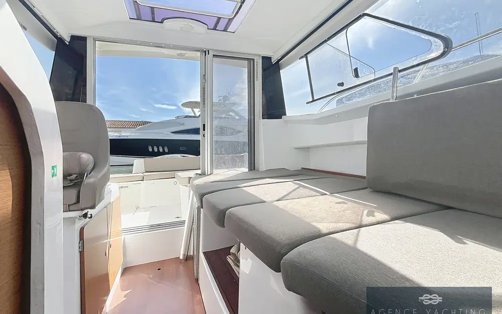 slider 7 Jeanneau Merry Fisher 755