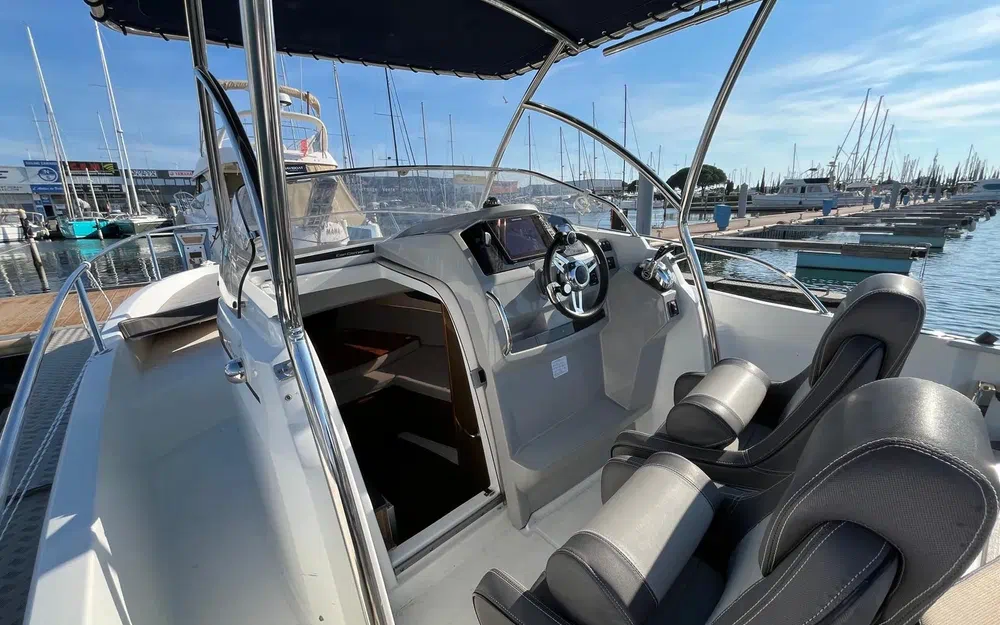 slider 2 Jeanneau CAP CAMARAT 7.5 WA S2