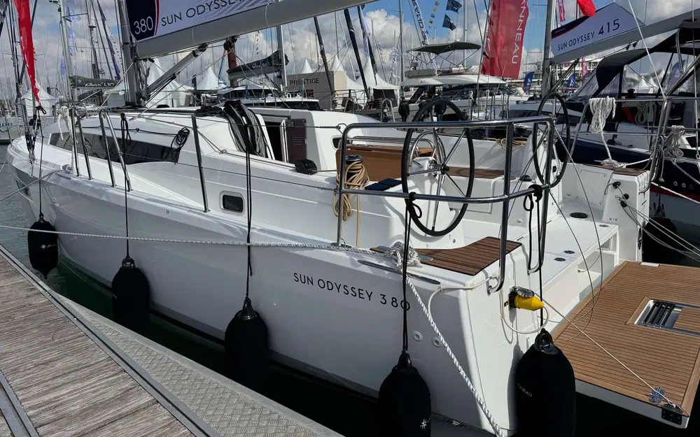 slider 1 Jeanneau Sun Odyssey 380