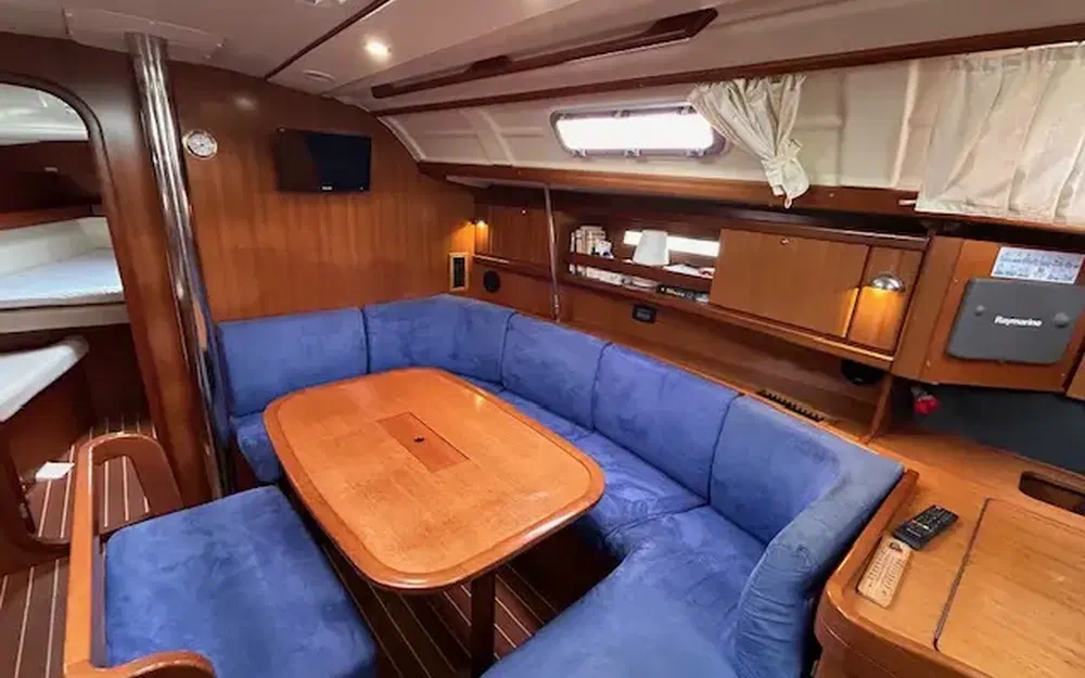 slider 1 Dufour 385 Grand Large