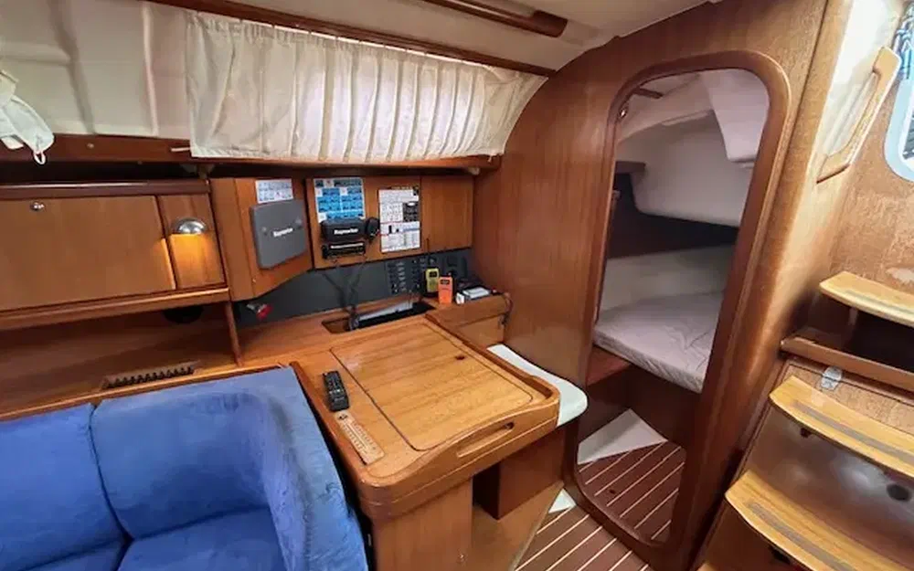 slider 2 Dufour 385 Grand Large