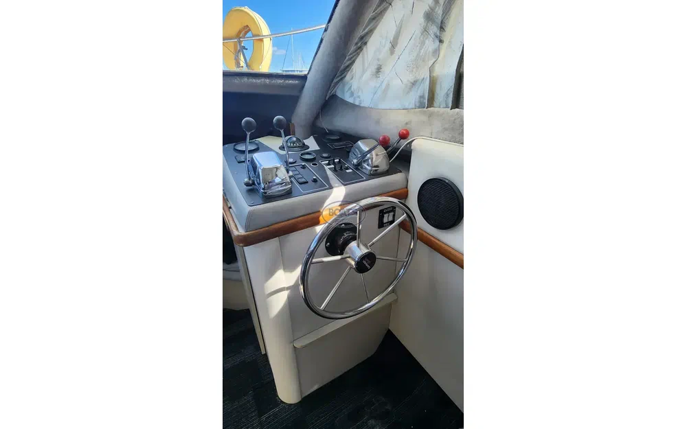 slider 9 Carver 26 Command Bridge