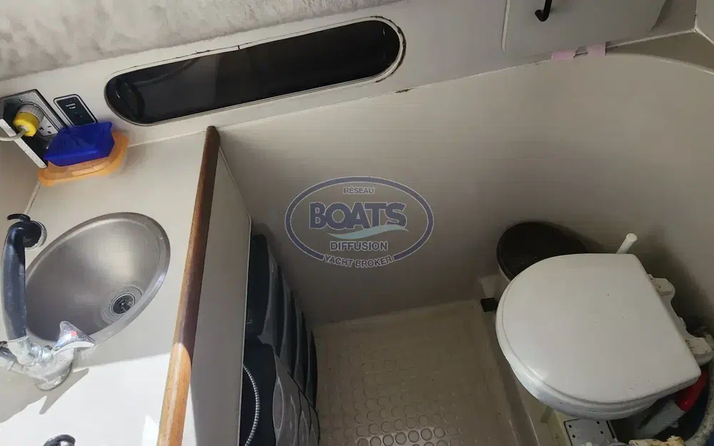 slider 12 Carver 26 Command Bridge