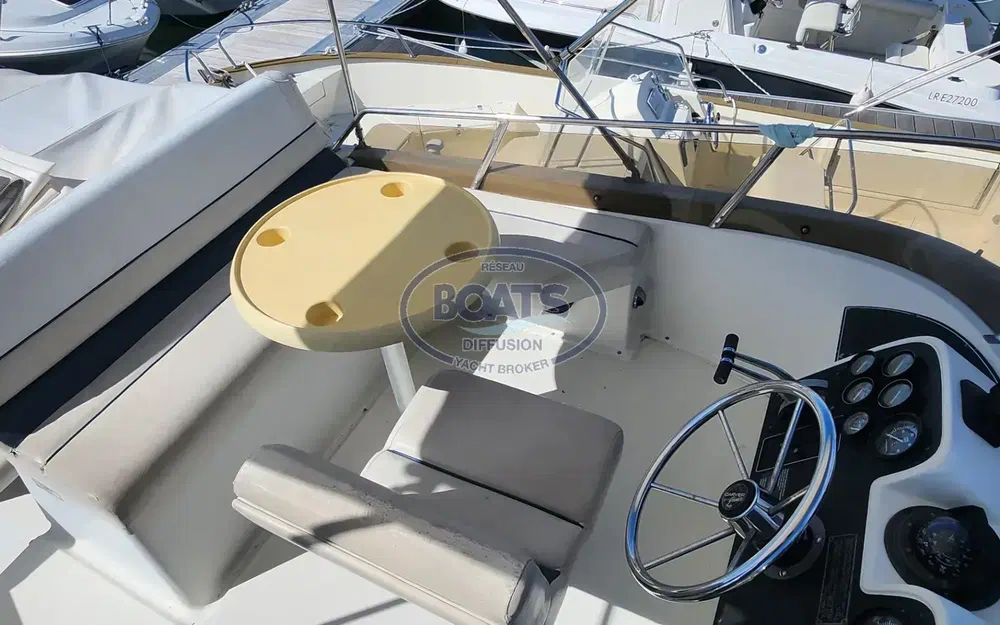 slider 13 Carver 26 Command Bridge