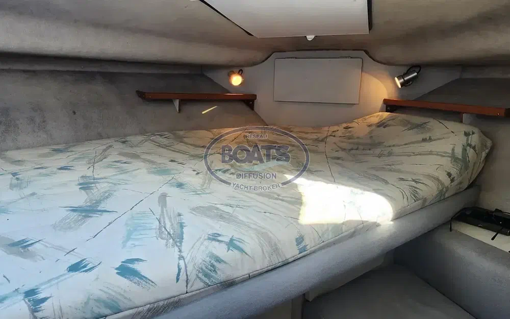 slider 6 Carver 26 Command Bridge