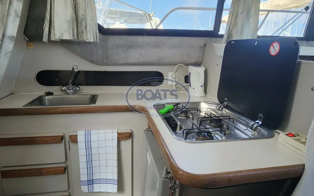 slider 7 Carver 26 Command Bridge