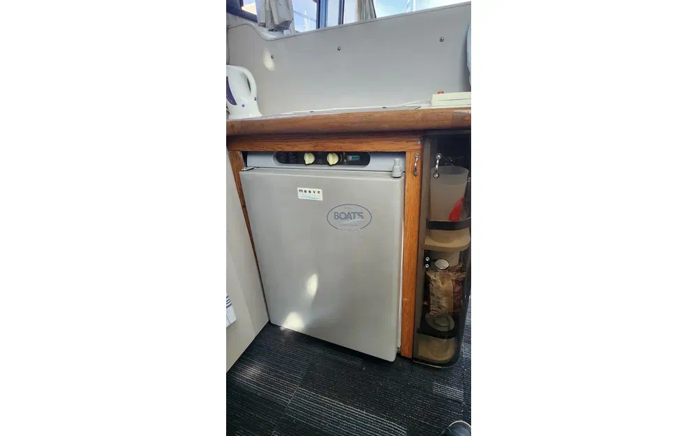 slider 8 Carver 26 Command Bridge