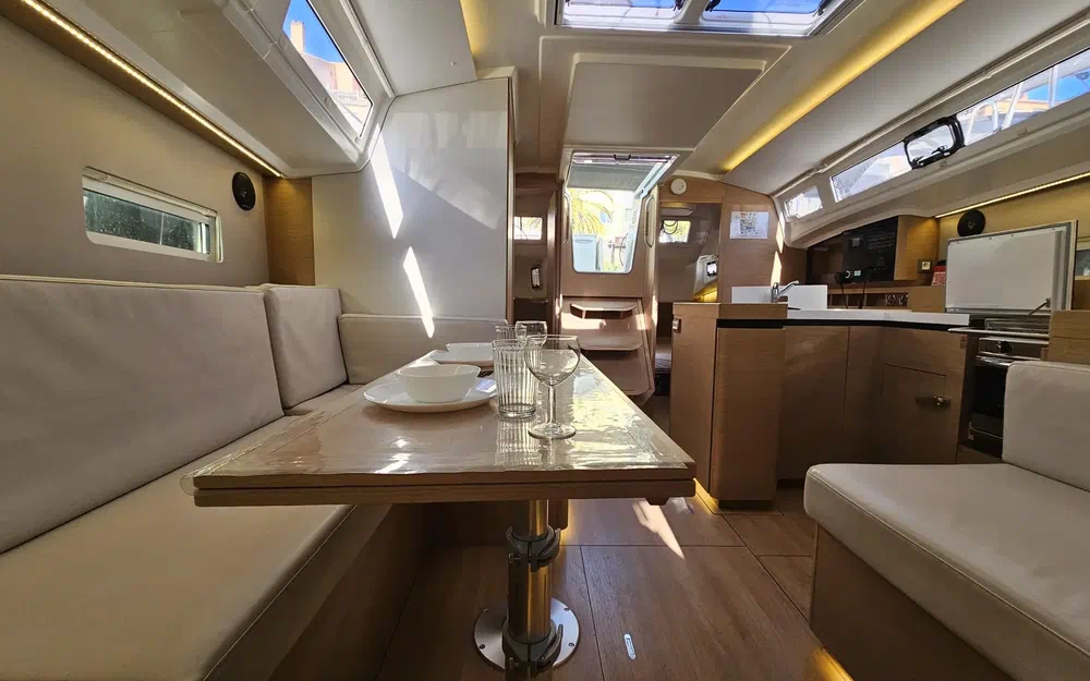 slider 9 Jeanneau Sun Odyssey 410