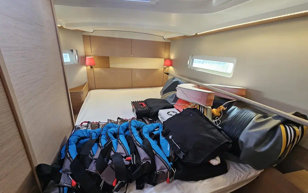 slider 14 Jeanneau Sun Odyssey 410