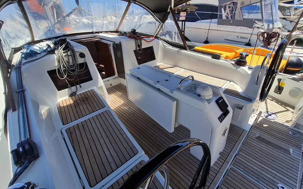 slider 2 Jeanneau Sun Odyssey 410