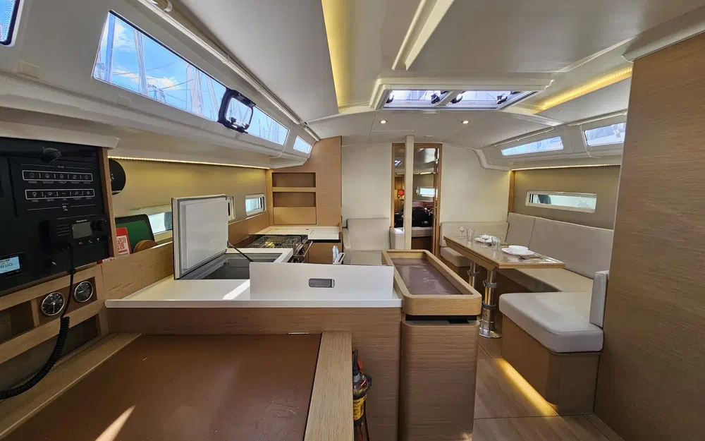 slider 7 Jeanneau Sun Odyssey 410