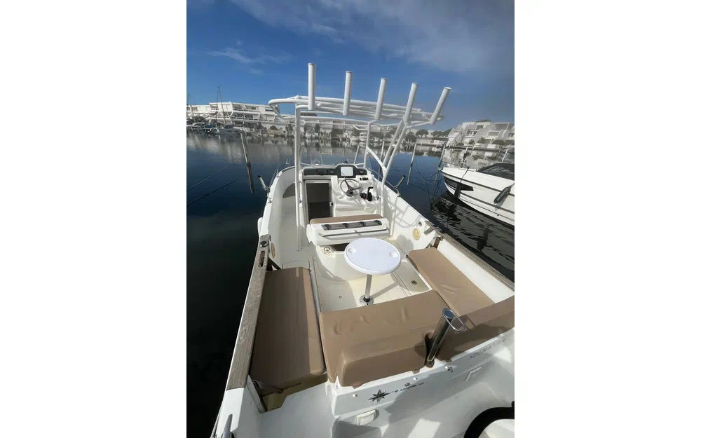 slider 1 Jeanneau Cap Camarat 7.5 CC Style