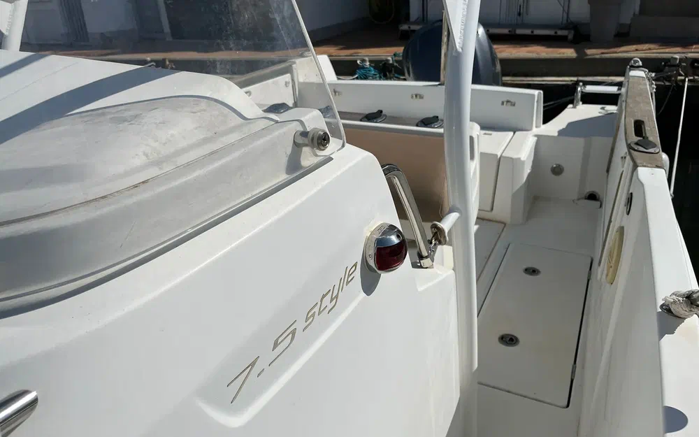 slider 8 Jeanneau Cap Camarat 7.5 CC Style