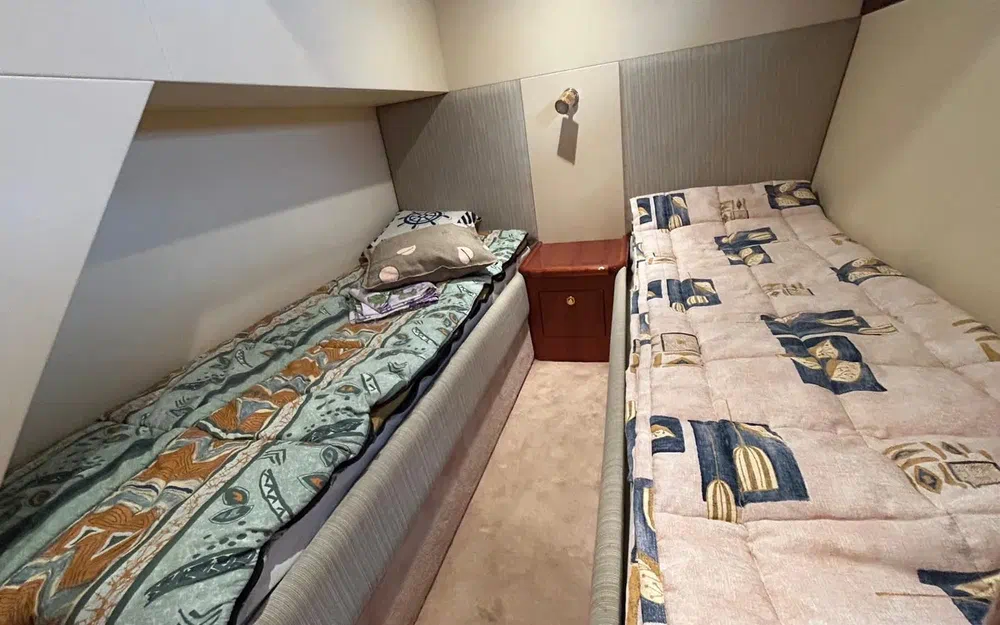 slider 14 Majesty Yachts Majesty 50