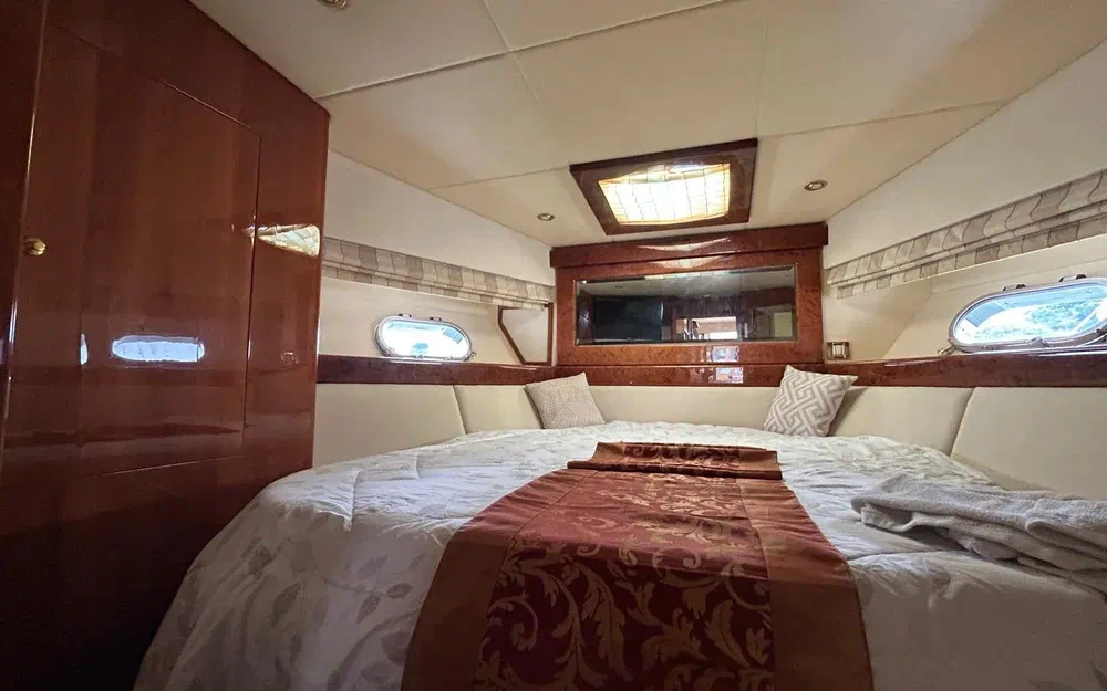 slider 16 Majesty Yachts Majesty 50