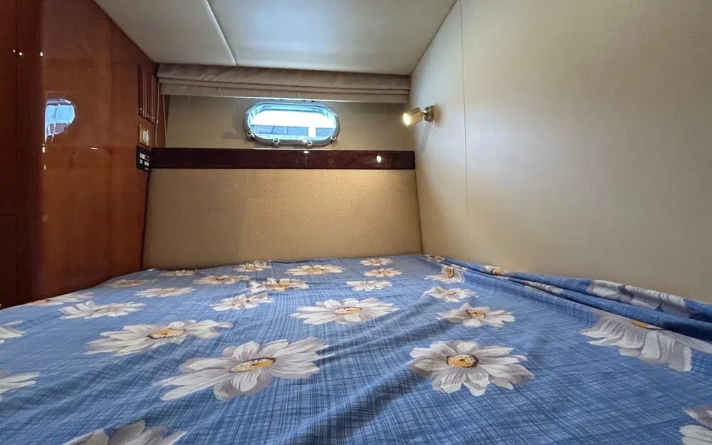 slider 17 Majesty Yachts Majesty 50