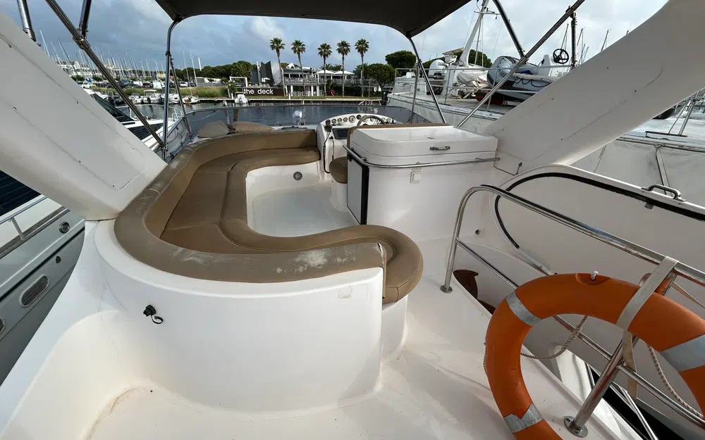 slider 19 Majesty Yachts Majesty 50