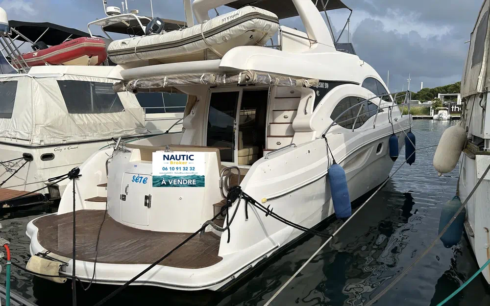 slider 1 Majesty Yachts Majesty 50
