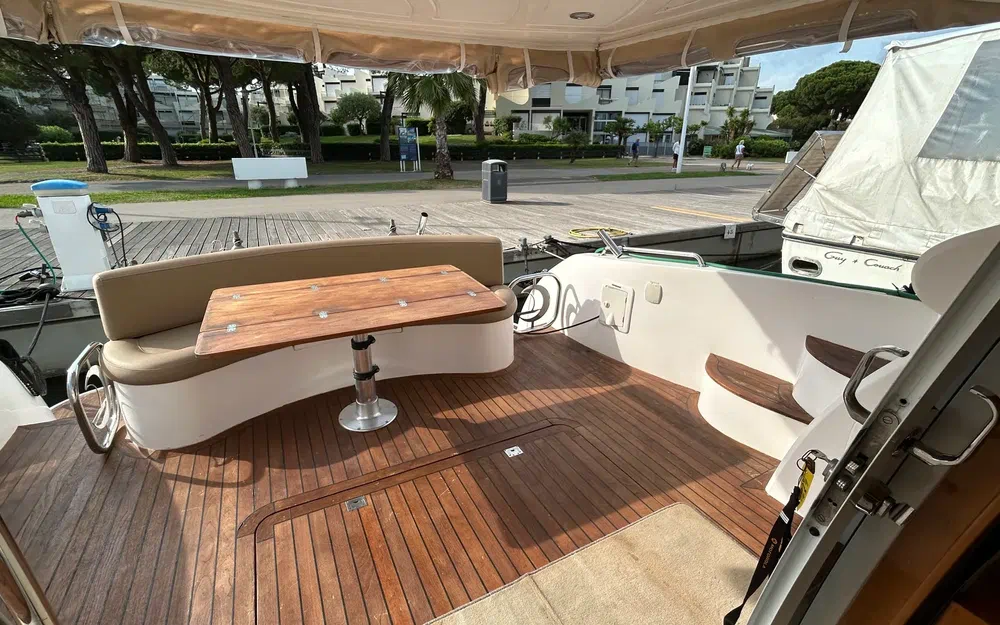 slider 2 Majesty Yachts Majesty 50