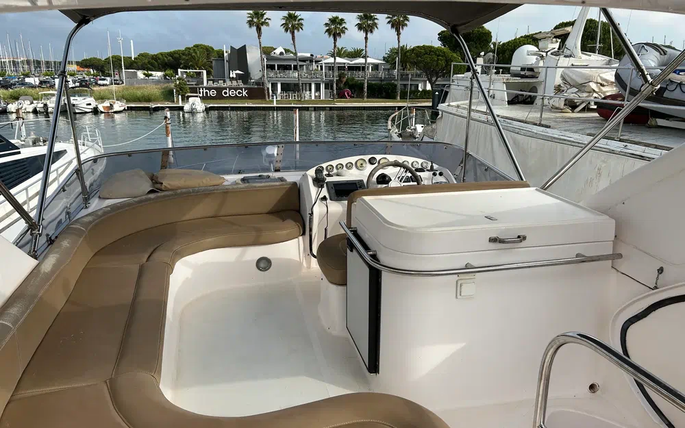 slider 5 Majesty Yachts Majesty 50