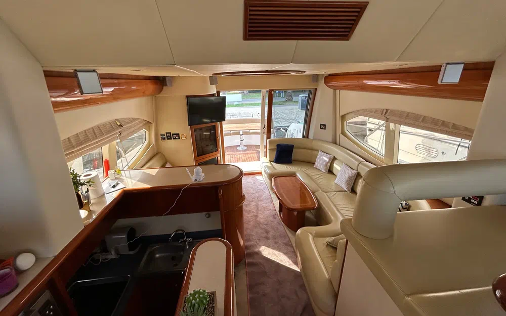 slider 6 Majesty Yachts Majesty 50
