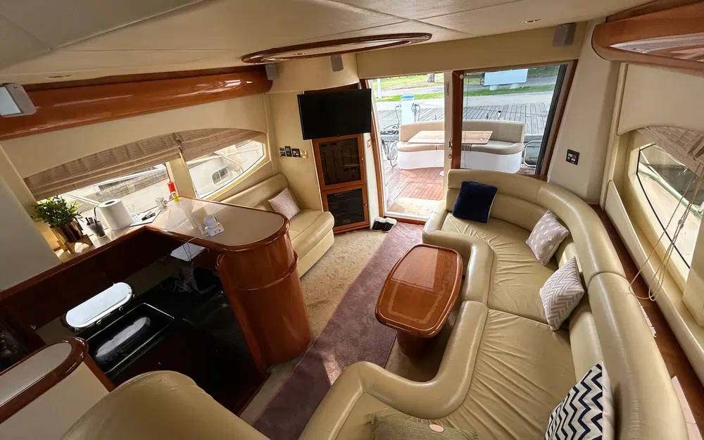 slider 7 Majesty Yachts Majesty 50