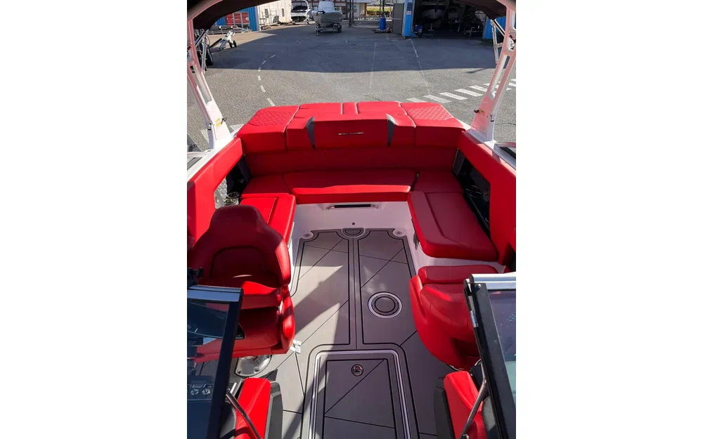 slider 5 Four Winns H4