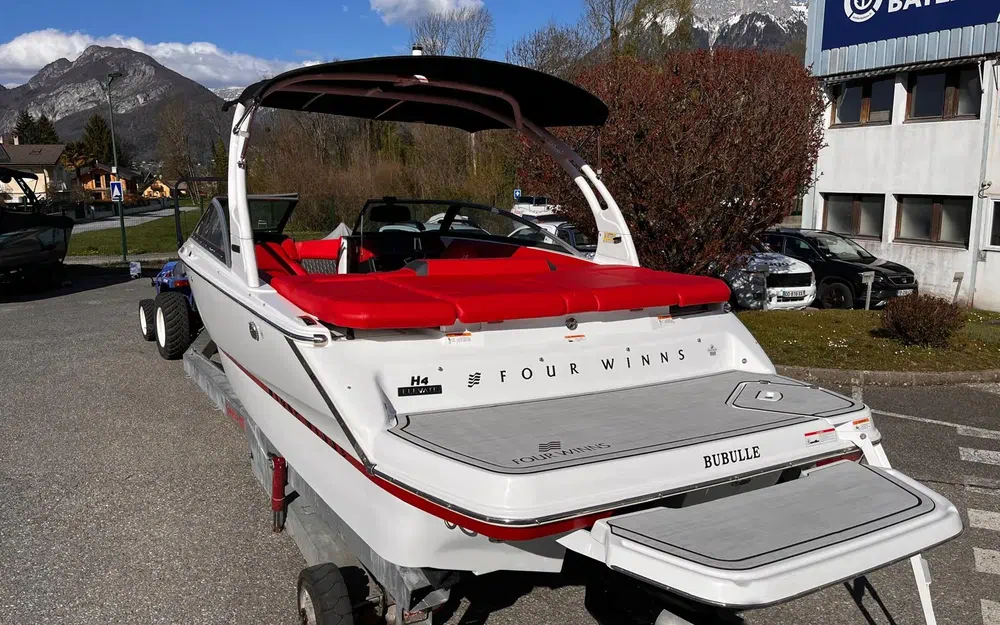 slider 1 Four Winns H4