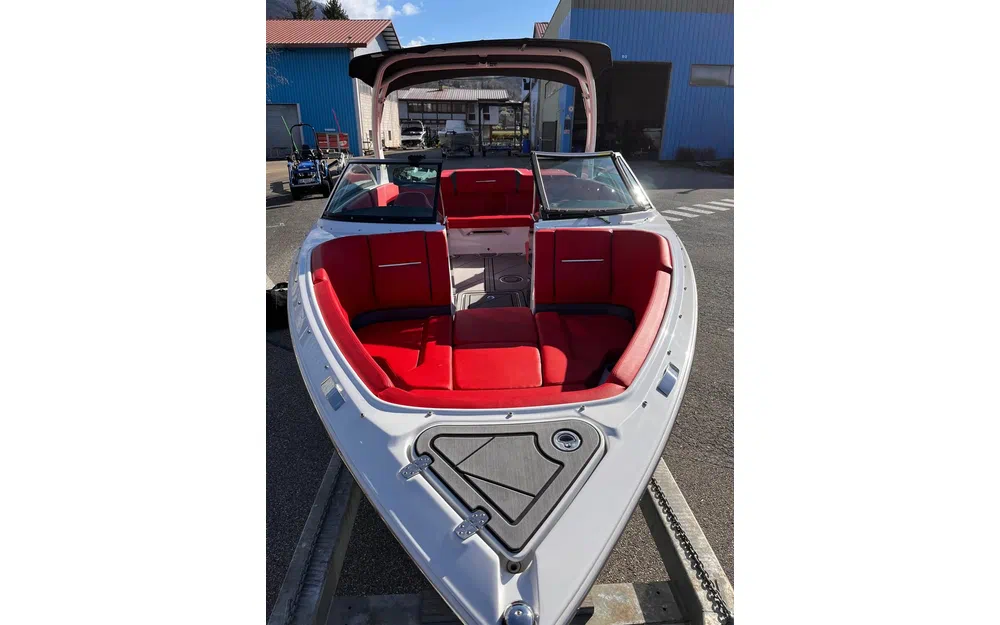 slider 3 Four Winns H4