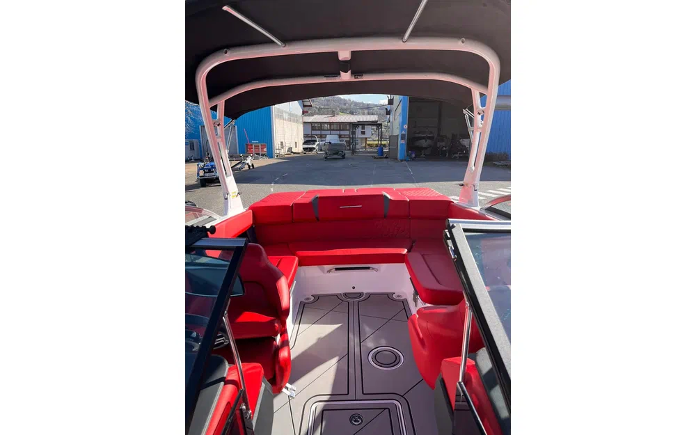 slider 6 Four Winns H4