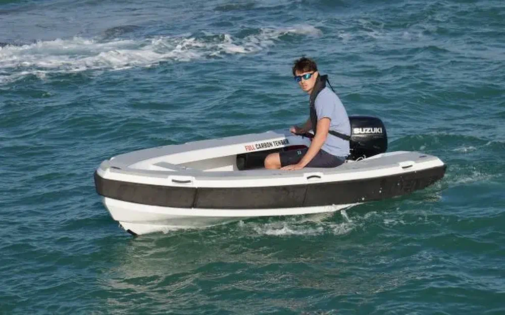 slider 0 3D Tender REEF CARBONE 250