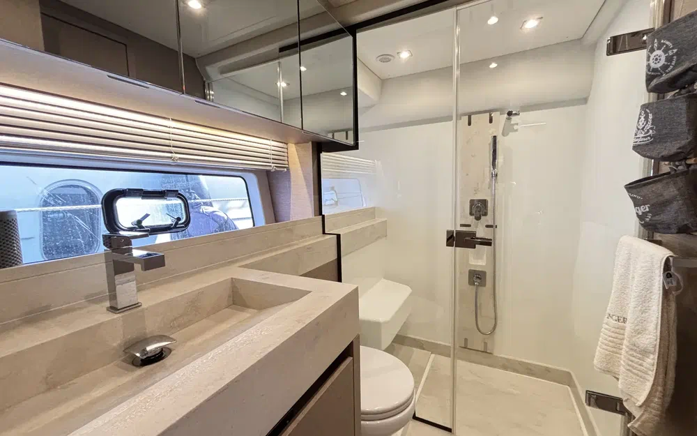 slider 14 Prestige Yachts 590 Fly