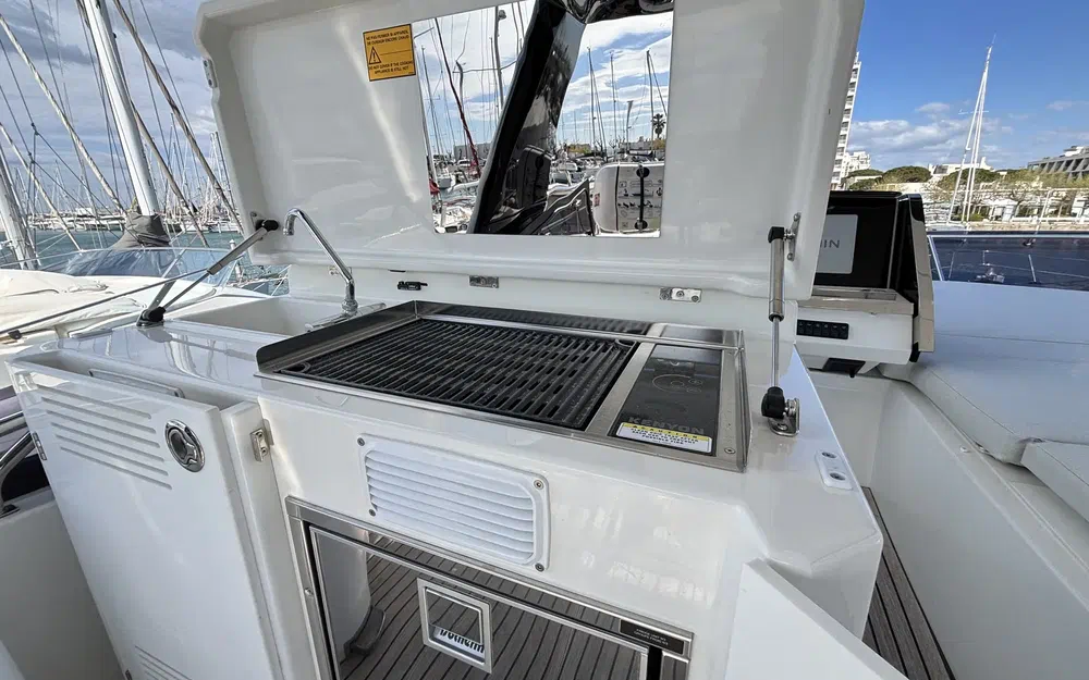 slider 26 Prestige Yachts 590 Fly