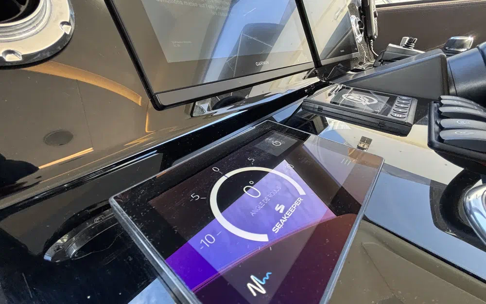 slider 28 Prestige Yachts 590 Fly