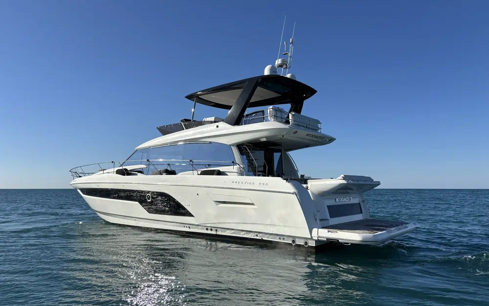 slider 2 Prestige Yachts 590 Fly