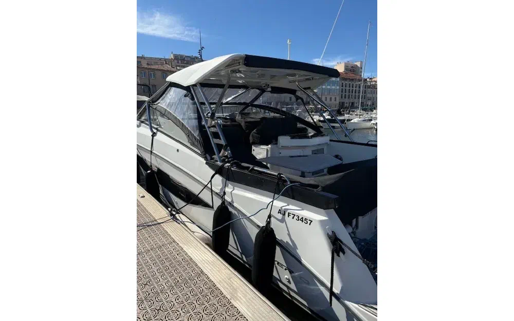 slider 6 Beneteau Flyer 10