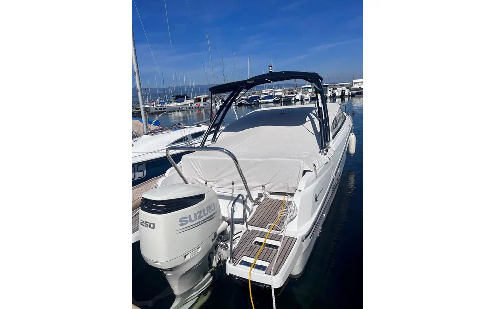 slider 4 Jeanneau Cap Camarat 7.5 BR