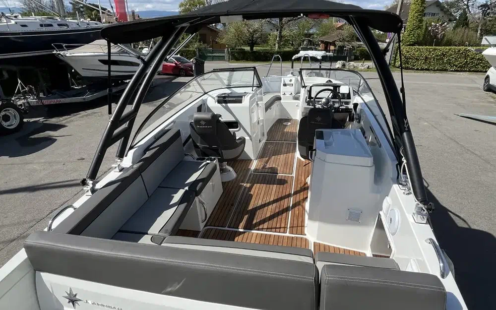 slider 6 Jeanneau Cap Camarat 7.5 BR