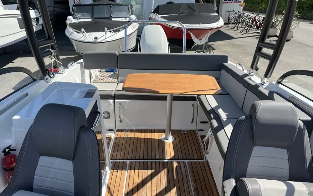 slider 8 Jeanneau Cap Camarat 7.5 BR