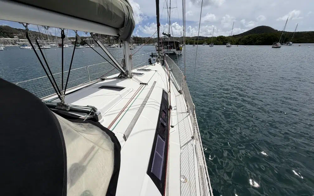 slider 10 Beneteau Oceanis 37 Limited Edition